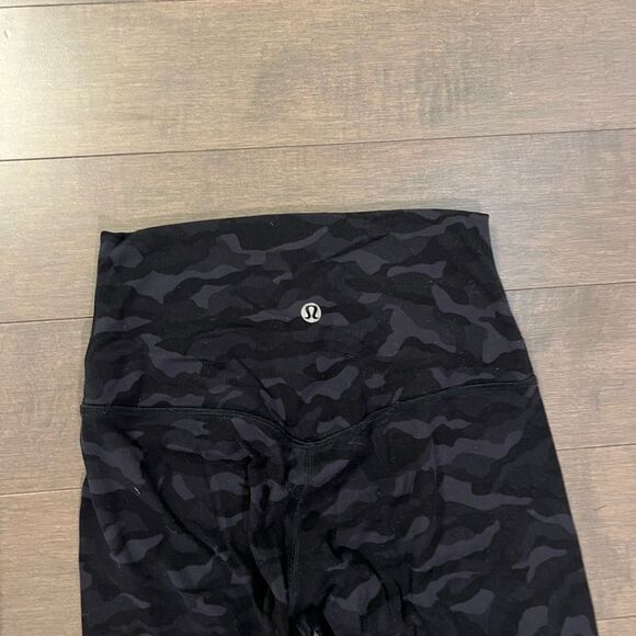 Lululemon Base Pace High-Rise Legging 28" - Picture 3 of 4